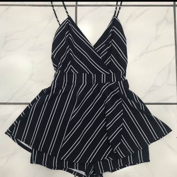 Striped navy blue romper - Picture 3 of 3
